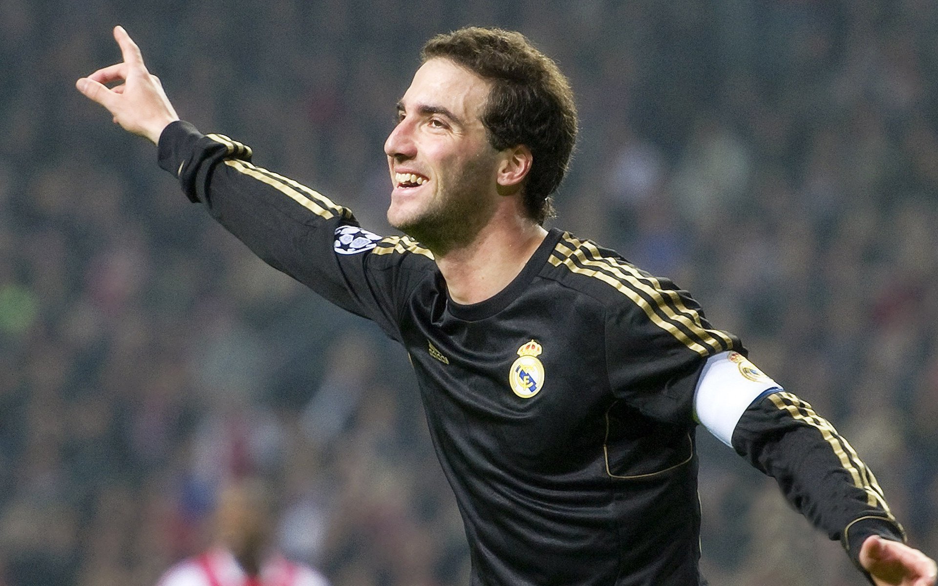 “意甲新星闪耀，球队战绩持续攀升”，意甲新赛季